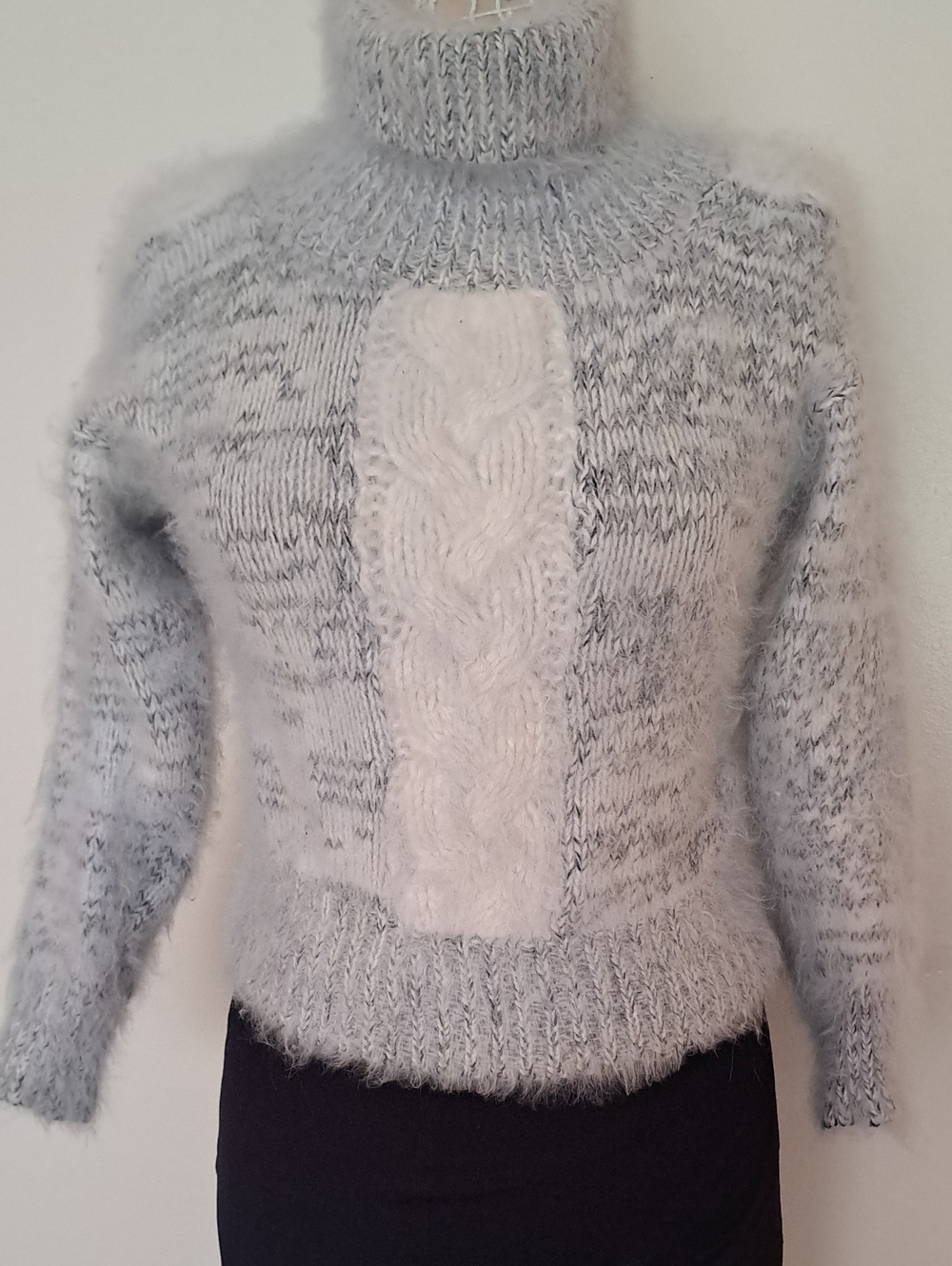 VINTAGE PAAVIA Fuzzy Gray Mohair _ Style Turtleneck Sweater